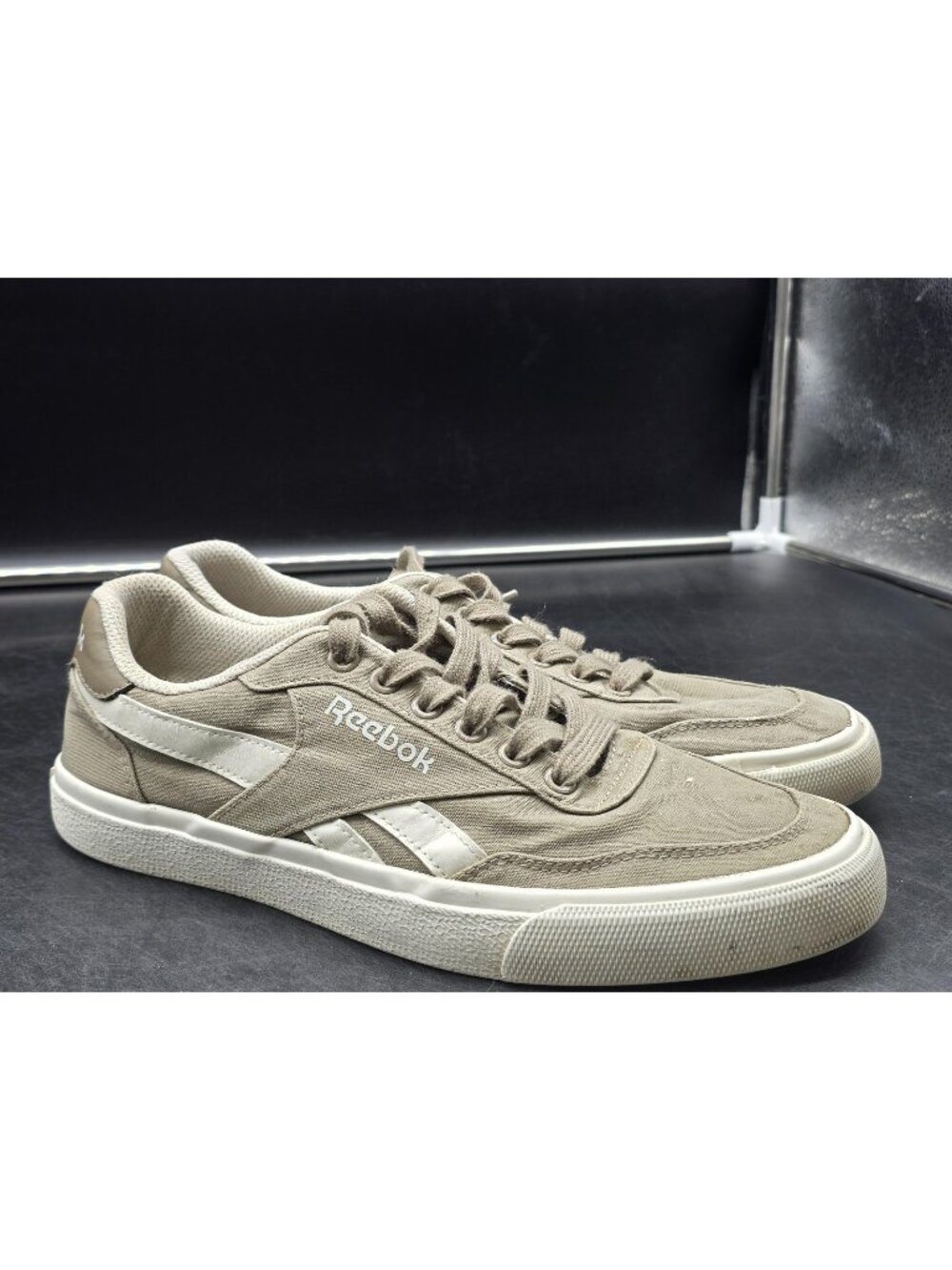 Reebok Shoes Mens Size 9 Beige Canvas Stained Walking Sneakers FFC0124099